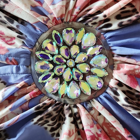 NWOT Venus size M multi colour animal print blouse with beads - Picture 3 of 5